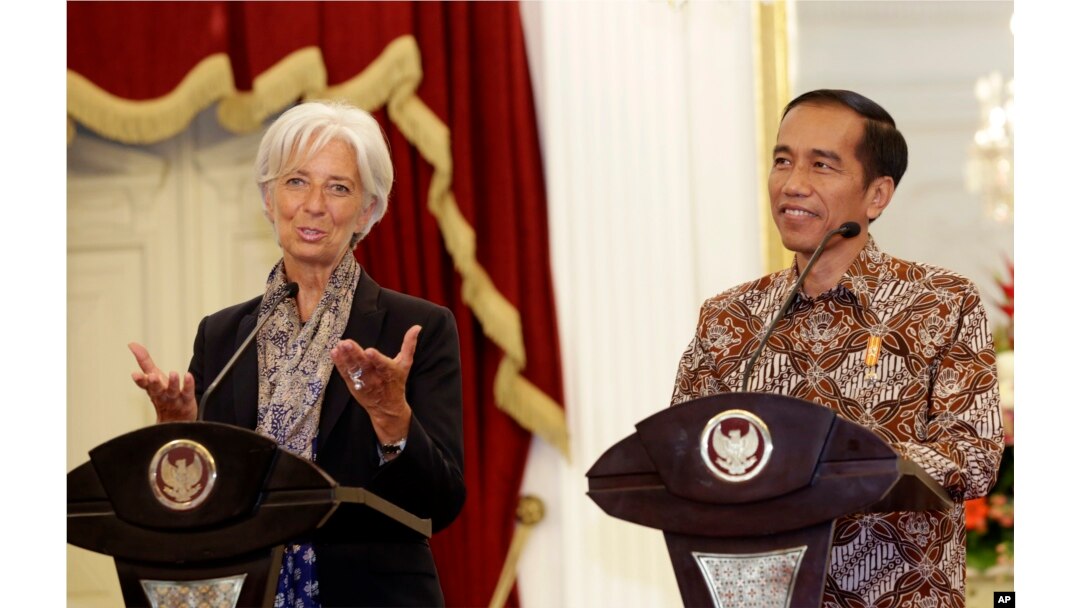 Tổng giám đốc Quỹ Tiền tệ Quốc tế Christine Lagarde kêu gọi các nền kinh tế mới nổi cảnh giác về những ảnh hưởng của tình trạng tăng trưởng chậm lại ở Trung Quốc.