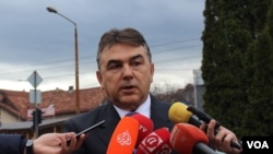 Goran Salihović daje izjavu za medije prije jednog od disciplinskih ročišta, 5. mart 2017. godine
