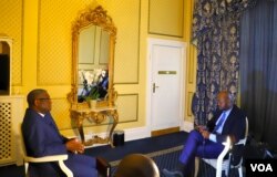 Le Congolais Denis Mukwege est interviewé par le journaliste de VOA Afrique Roger Muntu à Oslo, le 10 décembre 2018.