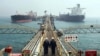 با نگرانی بازار از تحریم ایران قیمت نفت از بشکه‌ای ۸۰ دلار فراتر رفت
