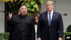 အမေရိကန် သမ္မတ Donald Trump နဲ့ မြောက်ကိုရီးယားခေါင်းဆောင် ကင်ဂျုံအွန်း (ဖေဖော်ဝါရီ၊ ၂၈၊ ၂၀၁၉)