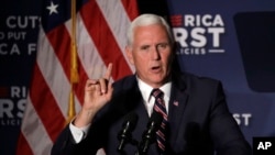 Archivo - El vicepresidente de EE.UU., Mike Pence, es visto el 13 de julio de 2018, durante un acto en Macon, Georgia, en apoyo a Brian Kemp quien se postula para gobernador.