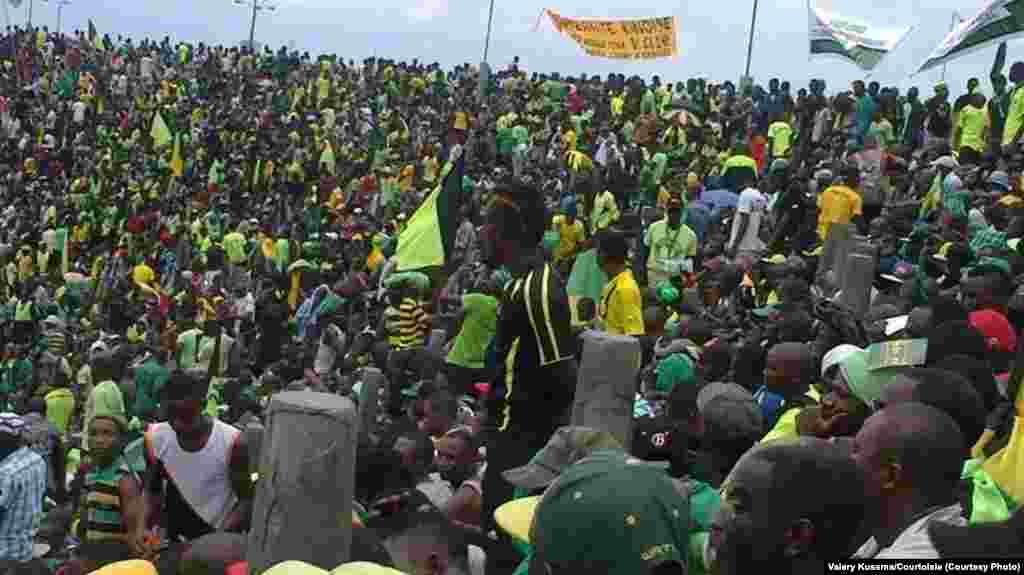 Caf-C1 : V.club concède le nul face à Sétif (2-2). Une vue de l&#39;ambiance au satde Tata Raphael de Kinshasa, dimanche 26 octobre 2014. Valery Kusema/Photo Courtoisie 