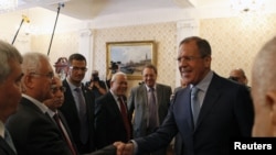 Rossiya Tashqi ishlar vaziri Sergey Lavrov Moskvada Suriya muxolifati yetakchilari bilan uchrashmoqda, 11-iyul, 2012-yil.