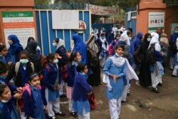 اسکولز اسٹاف کے لیے ویکسی نیشن لازمی قرار دی گئی ہے۔