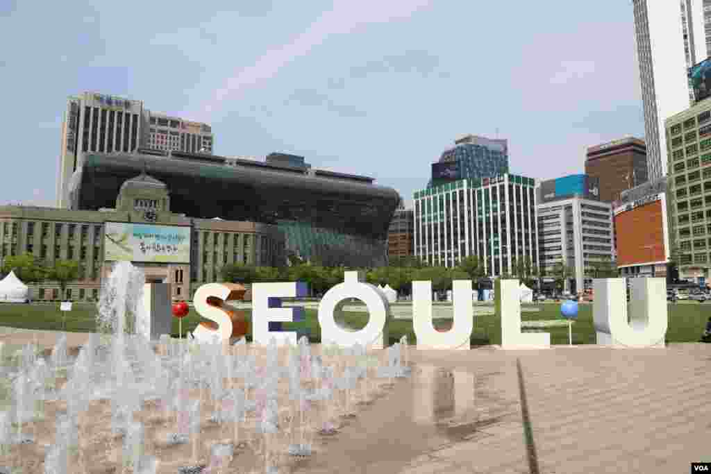 شهر سئول در کره جنوبی در آستانه نشست تاریخی رهبران دو کره که روز جمعه ۲۷ آوریل (۷ اردیبهشت) برگزار می شود.