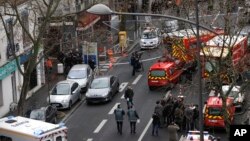 巴黎警方在首都南部城區搜捕一名襲擊警員的槍手。 