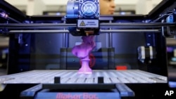 Một máy in 3D được trưng bày tại triển lãm CES ở Las Vegas, Nevada.