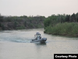 得克萨斯州和墨西哥边界河流上的巡逻庭 （图片来自Albert Spratte）