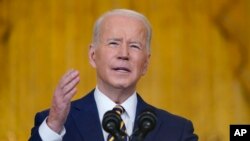 Prezidan Joe Biden pale pandan yon konferans pou lapres nan Chanm Es Lamezonblanch la nan Washington, Mekredi 19 Janvye, 2022.