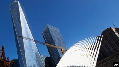 Condamnes Pour Avoir Saute En Parachute De La Nouvelle Tour Du World Trade Center A New York