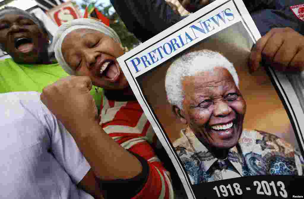 جنوبی افریقہ کے پہلے سیاہ فام صدر طویل علالت کے بعد گزشتہ ہفتے 95 برس کی عمر میں&nbsp; انتقال کر گئے تھے۔