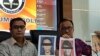 Kepala Biro Penerangan Masyarakat Kepolisian Republik Indonesia Birgadir Jenderal Dedi Prasetyo (tengah) dalam jumpa pers di kantornya di Jakarta, Jumat (11/10) terkait motif pelaku penusukan terhadap Menkopolhukam Wiranto.