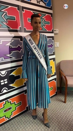 Zozibini Tunzi, Miss Universo 2019, habló de su interés por trabajar contra la violencia de género en el mundo. Foto: Celia Mendoza/VOA.