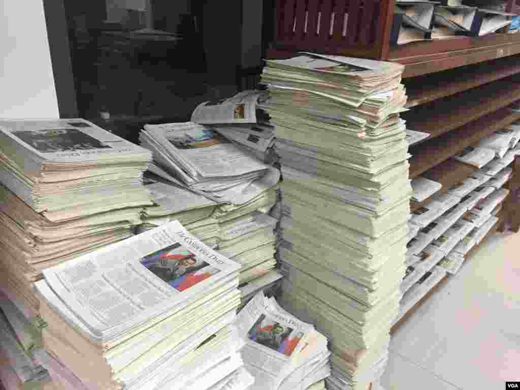 The last day of the Cambodia Daily Newspaper after 24 years in Cambodia, Phnom Penh, September 03, 2017. (Hean Socheata/VOA Khmer)