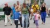 La Agencia de la ONU para Refugiados (ACNUR) calcula que para 2020 unos 6,5 millones de migrantes venezolanos podrían estar fuera de su país, de donde huyen por la severa crisis.