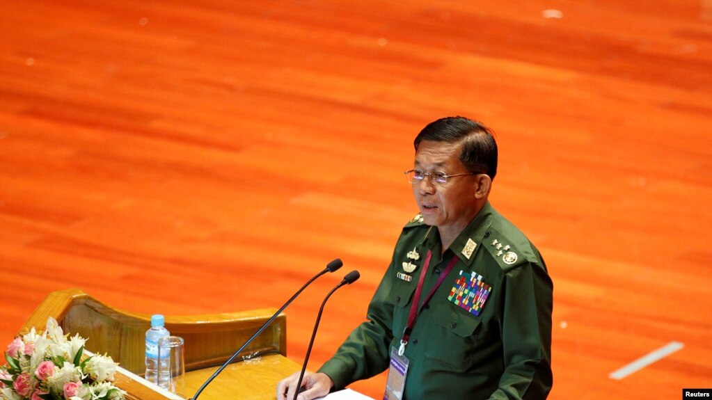 ၂၀၁၆ ၂၁ရာစုပင္လံုညီလာခံဖြင့္ပြဲအခမ္းအနားမွာ ဗိုလ္ခ်ဳပ္မွဴးႀကီးမင္းေအာင္လိႈင္ မိန္႔ခြန္းေျပာၾကားစဥ္