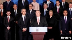 وزیر خارجه آمریکا به همراه دبیرکل و وزرای خارجه دیگر اعضای ناتو در مراسمی در واشنگتن شرکت کرد. 