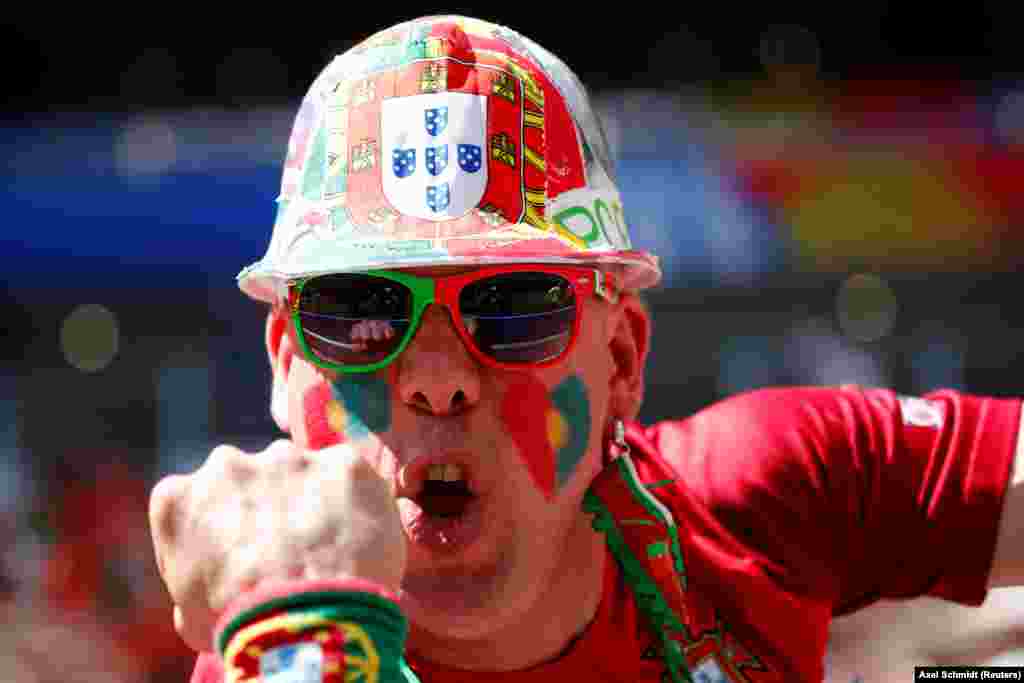 Um fã de Portugal antes do jogo frente a Marrocos, no estádio Luzhniki, Rússia. Portugal está no grupo B. 20 de junho, 2018
