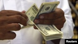 México siguió siendo el mayor receptor de remesas con $22 mil 400 millones de dólares.
