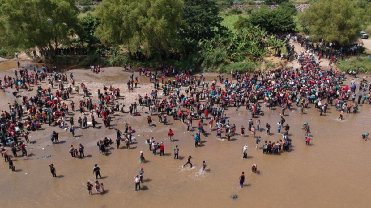 Caravana de migrantes pide ayuda para seguir viaje pese a