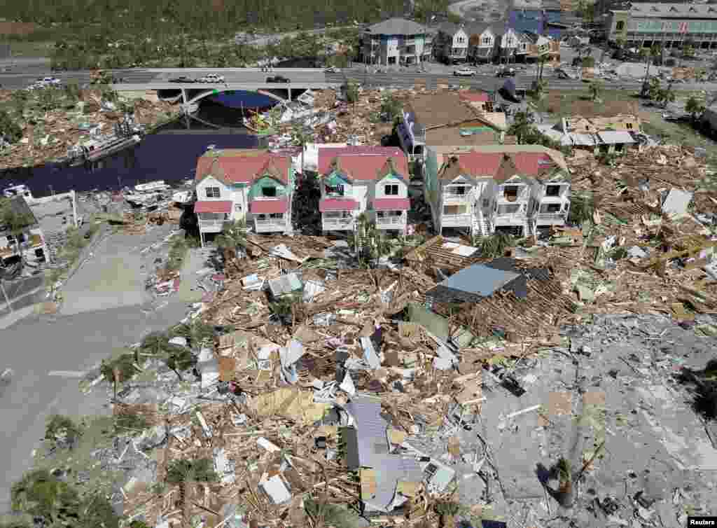 نمایی از خسارات برجای مانده از توفان مایکل در شمال فلوریدا.