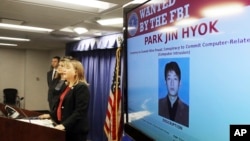 미국 법무부 트레이시 윌키슨 검사가 지난달 6일 로스앤젤레스에서 기자회견을 열고 북한 국적자 박진혁을 과거 소니 영화사 등에 대한 사이버 공격 혐의로 기소한 사실을 공개했다.