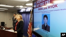 지난해 9월 미국 법무부 트레이시 윌키슨 검사가 로스앤젤레스에서 기자회견을 열고 북한 국적자 박진혁을 과거 소니 영화사 등에 대한 사이버 공격 혐의로 기소했다고 밝혔다.