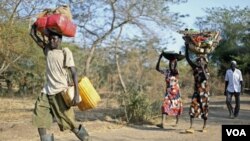 Warga yang mengungsi akibat kekerasan di Sudan selatan (foto: dok).