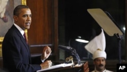 President Barack Obama delivers a speech at Parliament House in New Delhi, India, 08 Nov. 2010.
