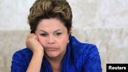 La presidente de Brasil, Dilma Rousseff, recibió la carta de renuncia de los ministros del Partido Socialista.