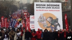FILE - Corruption protest in Ankara, Jan 11, 2014.