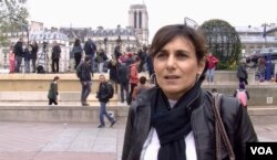 Severine Vilbert percaya Notre Dame akan dibangun “jauh lebih bagus dari sebelumnya.” (Foto: L. Bryant/VOA)