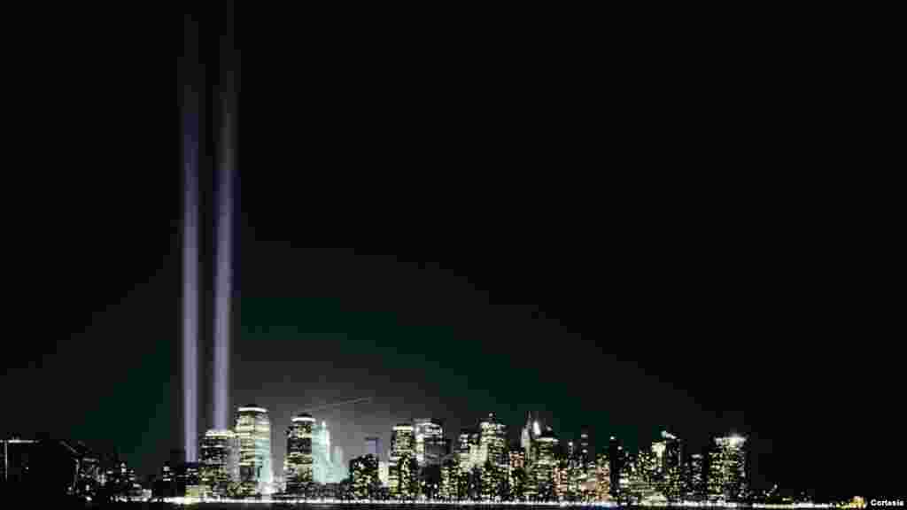 Torres de luces. Vista desde Liberty State Park, New Jersey, 2002.