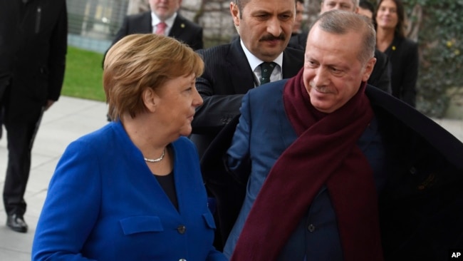 Almaniya kansleri Angela Merkel və Türkiyə prezidenti Rəcəb Tayyib Ərdoğan