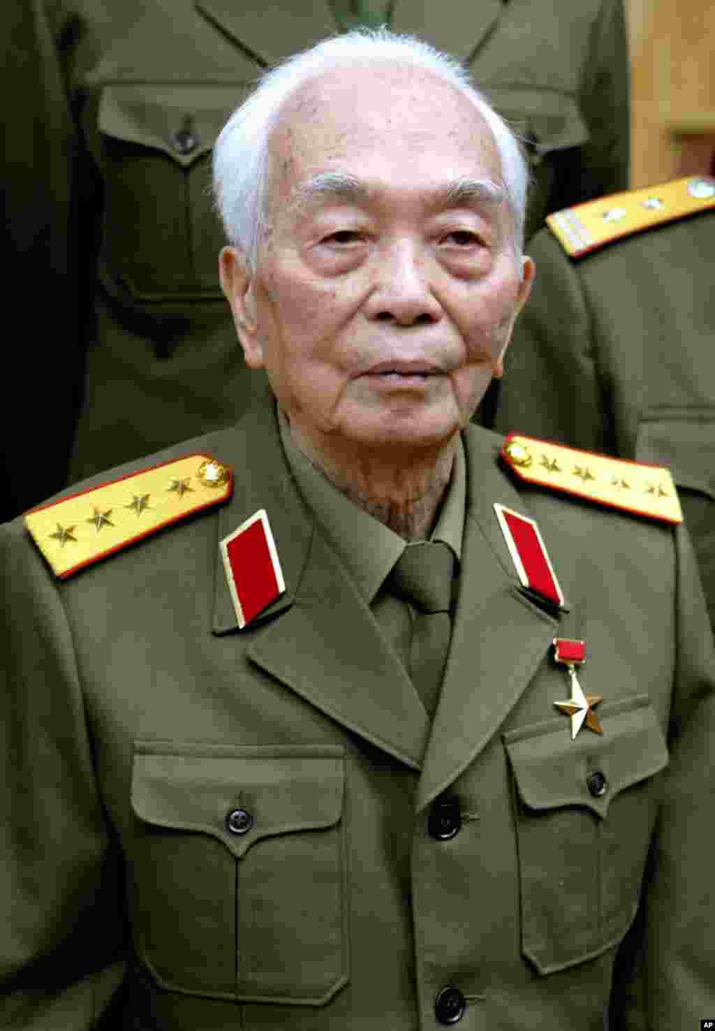 Tướng Võ Nguyên Giáp là nhân vật chính chỉ huy hai cuộc Chiến tranh Đông Dương (1946–1954) và Việt Nam (1960–1975).