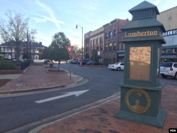 A scene in downtown Lumberton, North Carolina. (M. McKiterrick/VOA)