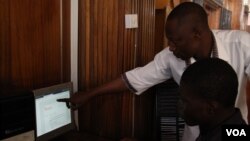 A computer instructor at Ahmadu Belo University in Zaria, Northern Nigeria takes first year student of archeology through the use of eGranary offline digital library use. The educational material is available to students at no cost, whether there is Inter