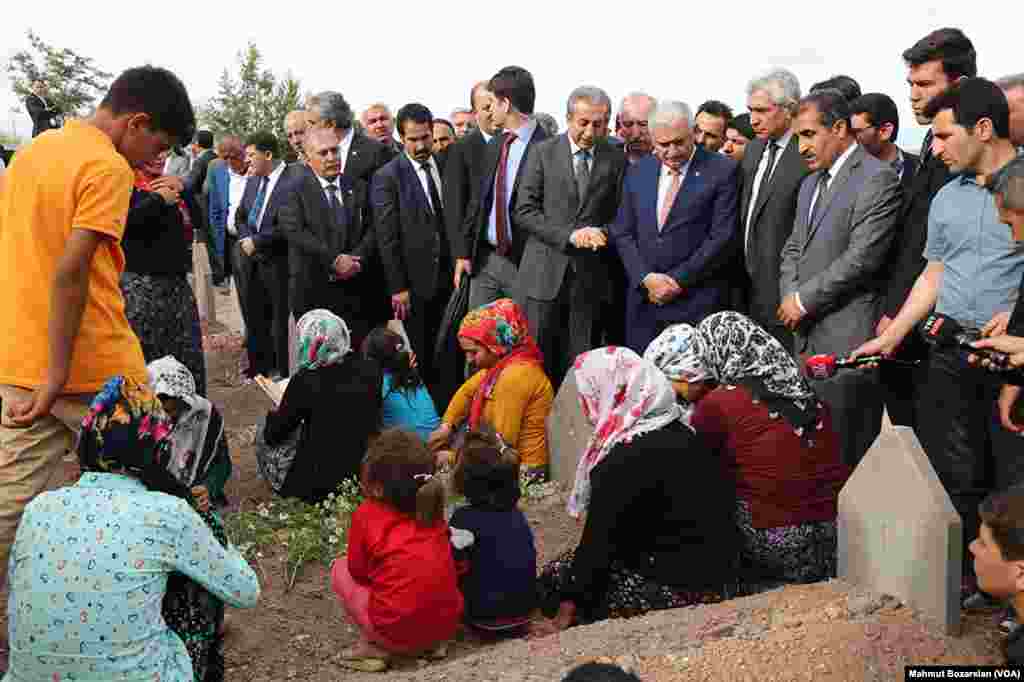 AK Parti’nin yeni genel başkan adayı Binali Yıldırım Diyarbakır'ın Dürümlü mezrasında