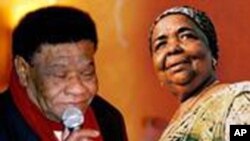 Bana e Cesária Évora, duas grandes figuras da música de Cabo Verde.