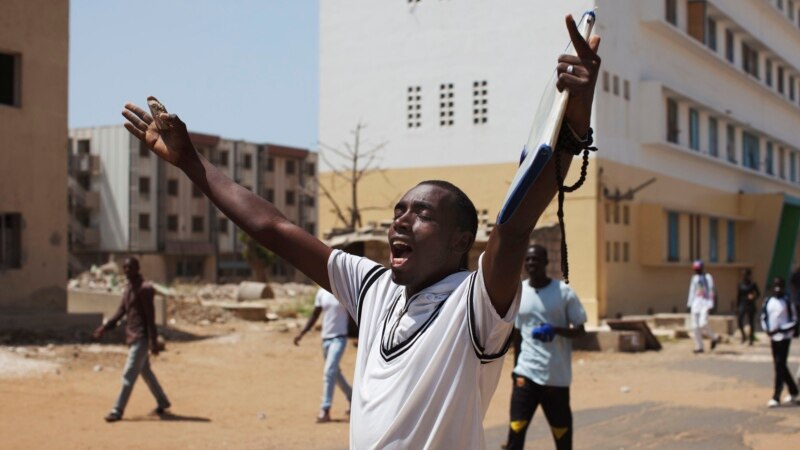 L'université Cheikh Anta Diop toujours fermées, les profs et les étudiants inquiets