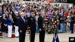 Potpredsednik Majk Pens na ceremoniji obeležavanja Dana sećanja na Arlingtonskom groblju u Virdžiniji