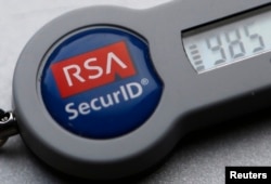 一种叫做 “RSA SecurID dongle”的电脑外部插件可为使用者提供临时VPN，越过防火墙的封锁。