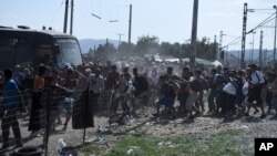 Izbeglice i migranti na granici Grčke i Makedonije