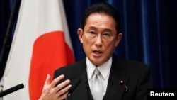 기시다 후미오 일본 총리가 4일 도쿄 총리관저에서 취임 후 첫 기자회견을 했다.