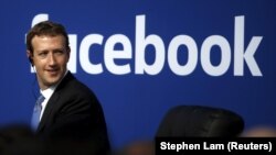 Shugaban Facebook Mark Zuckerberg 