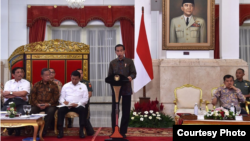 Presiden Joko Widodo saat membuka sidang kabinet paripurna di Istana Negara Jakarta, Senin 9 April 2018. (Foto: Biro Pers Istana)