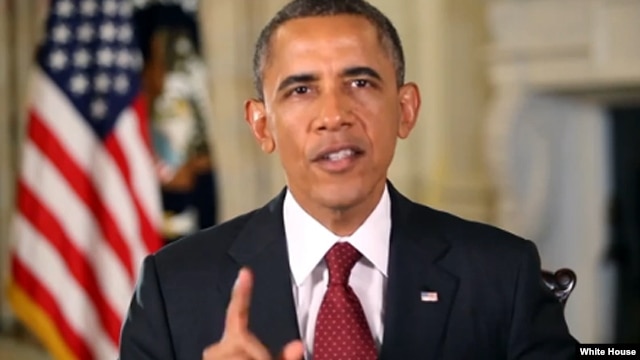 Obama dijo que un grupo de republicanos en el Congreso amenaza con torpedear al gobierno anulando el Obamacare.