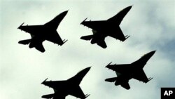 파키스탄 공군 F-16 전투기들 (자료사진)