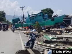 The damage in Palu, Central Sulawesi, Sept. 30, 1980, after an earthquake and tsunami struck the area, killing hundreds of people and causing much destruction.